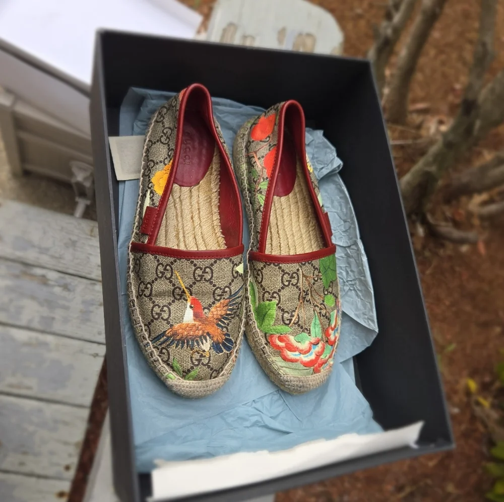 Gucci Kids Shoes with Red and Green Accents